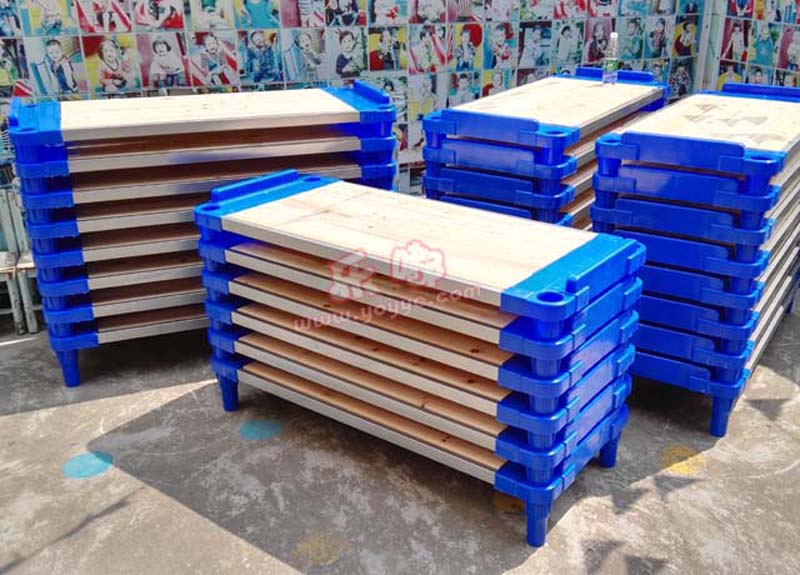 出货中的塑料木板横管通铺床(图1)