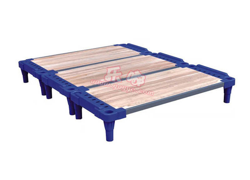 LD1487 塑料平板通铺床(图1)